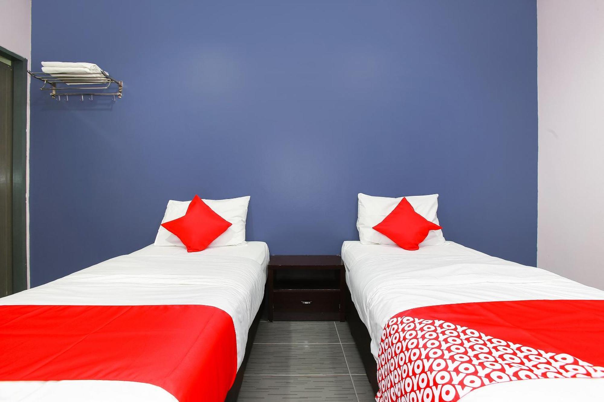 OYO 89332 De Hotel Teluk Intan Buitenkant foto
