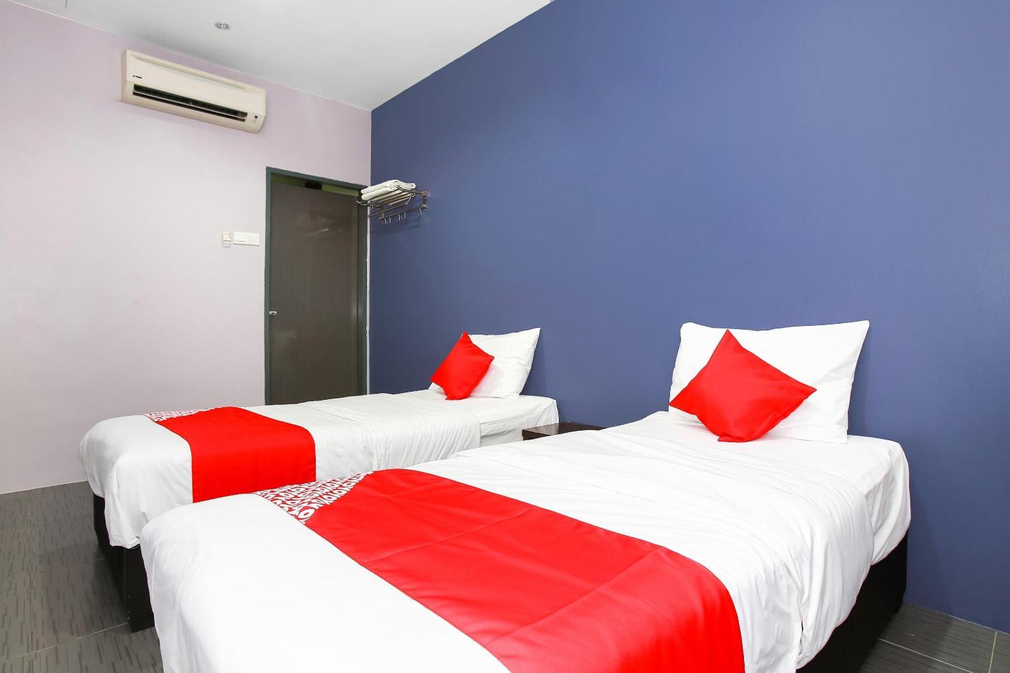 OYO 89332 De Hotel Teluk Intan Buitenkant foto
